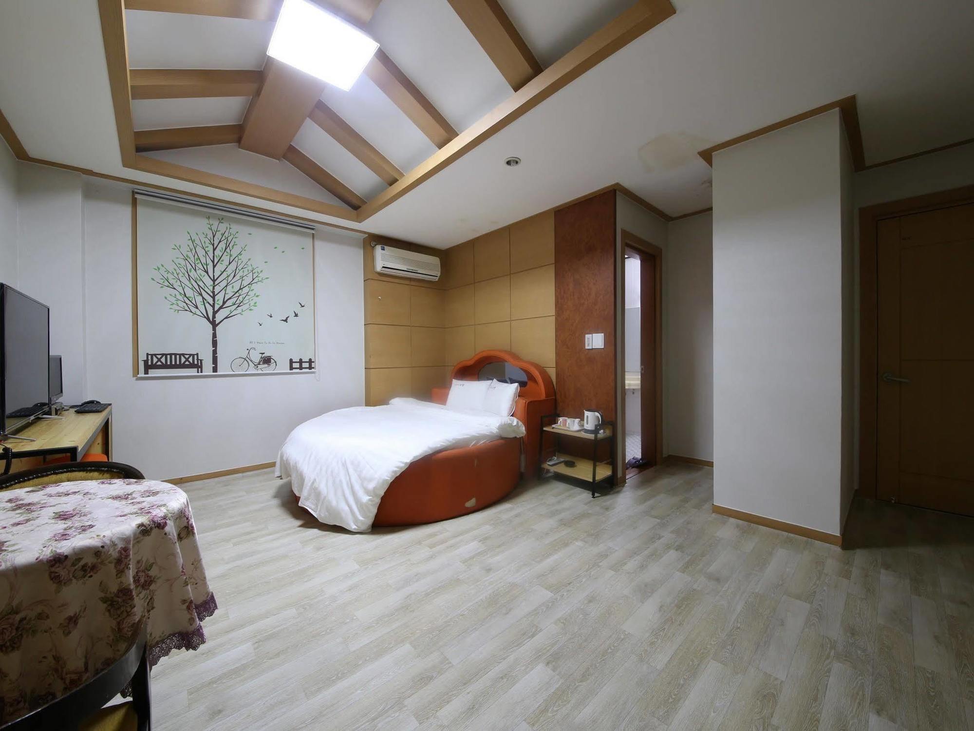 Theme Motel Mokpo Εξωτερικό φωτογραφία